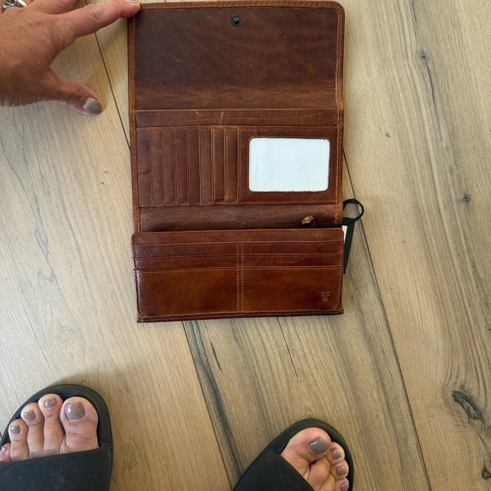 Frye Tan Leather Mellissa Wallet - Picture 6 of 11